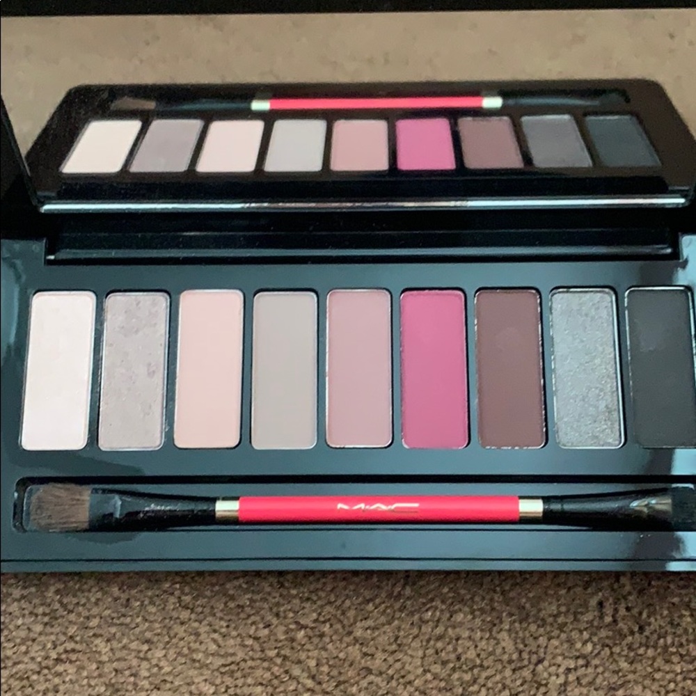 MAC eyeshadow pallet